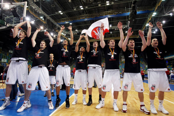 并在欧冠赛 并在欧冠赛